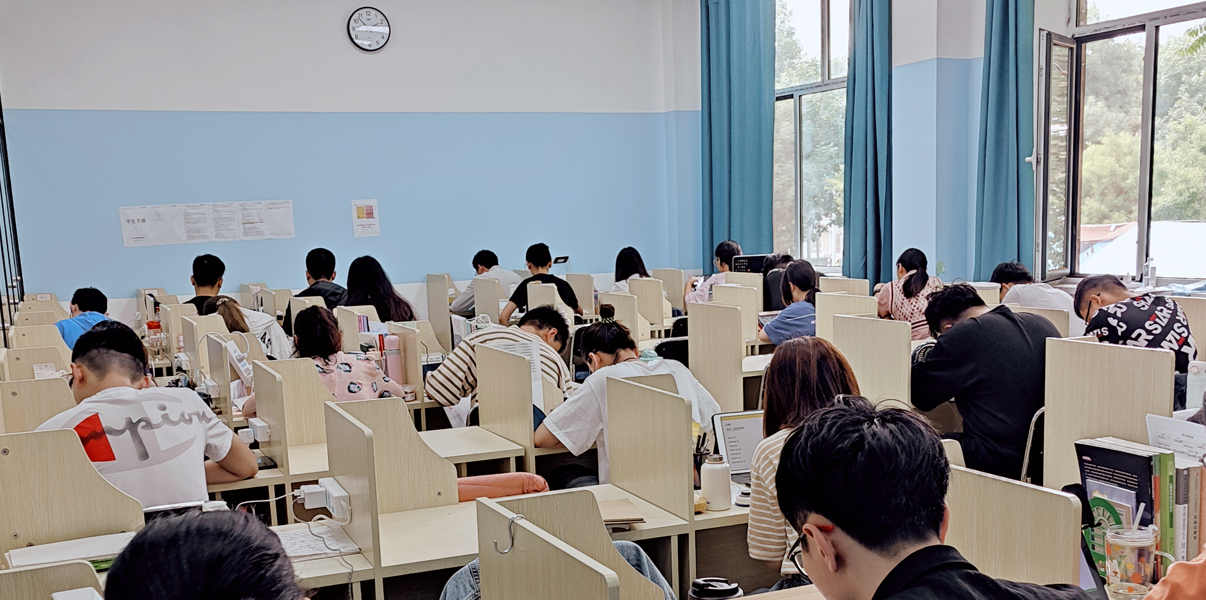 驻马店考研寄宿学校-学习氛围